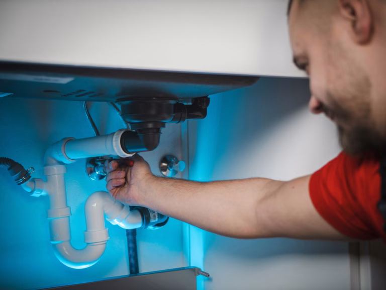 Sectorul 3: licee pregătesc tinichigii, instalatori, electricieni