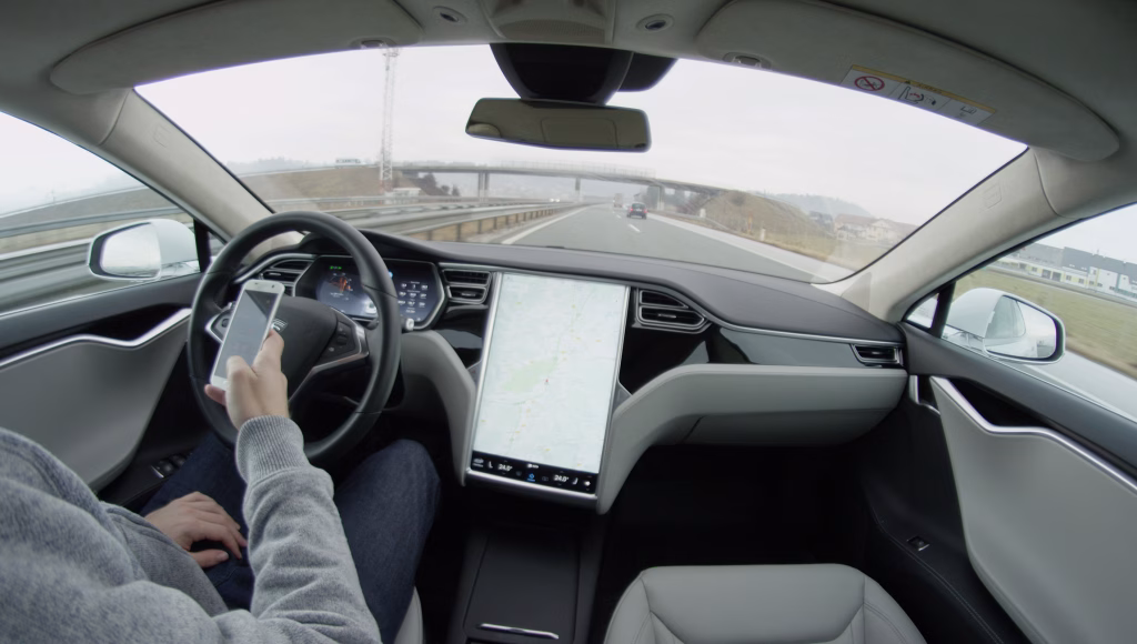 Tesla redenumește sistemul „Full Self-Driving” în Europa - Opinii