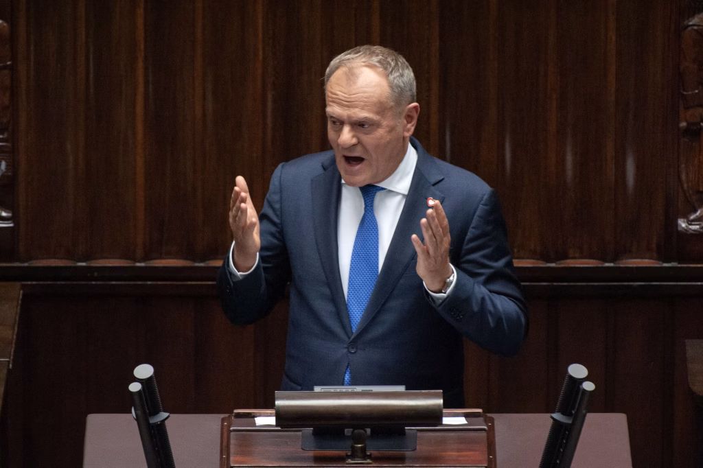 Tusk critică decizia orașului Liov privind anul 2027 - Opinii